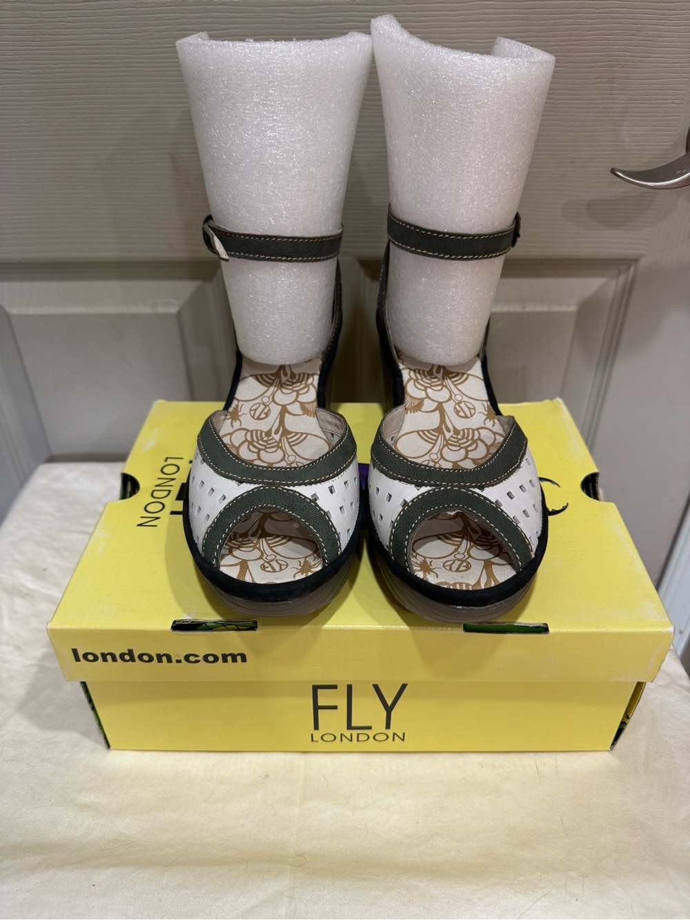 FLY LONDON Ydel Sandals Perforated Wedge Heels Shoes Leather Sz EU41 US 10